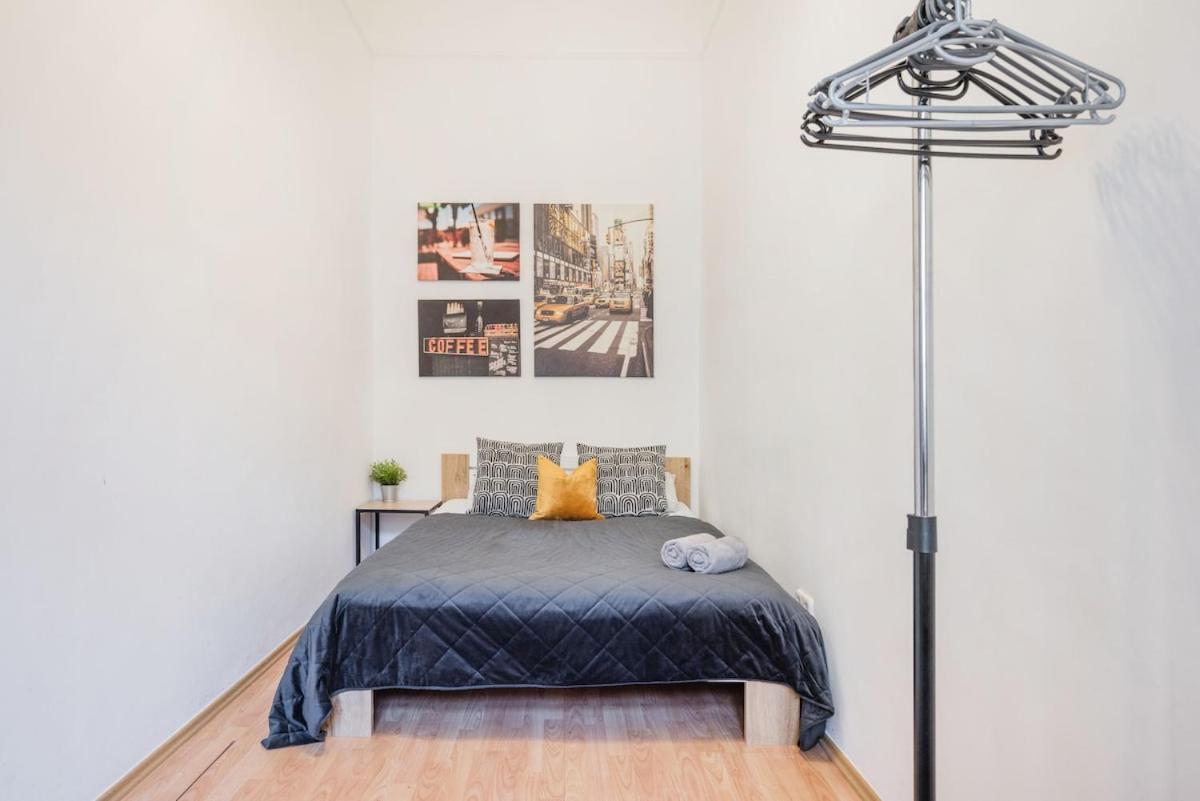 Mh008-secluded Spacious Oasis-best Location In Downtown Appartement