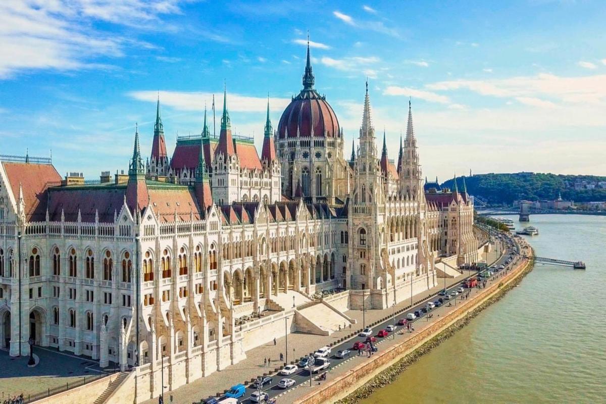 Appartement Mh008-secluded Spacious Oasis-best Location In Downtown Budapest