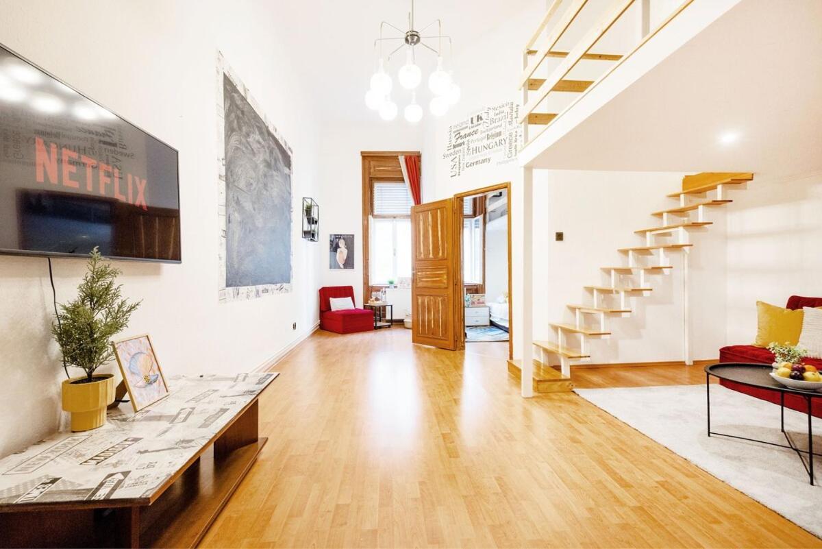 Mh008-secluded Spacious Oasis-best Location In Downtown *